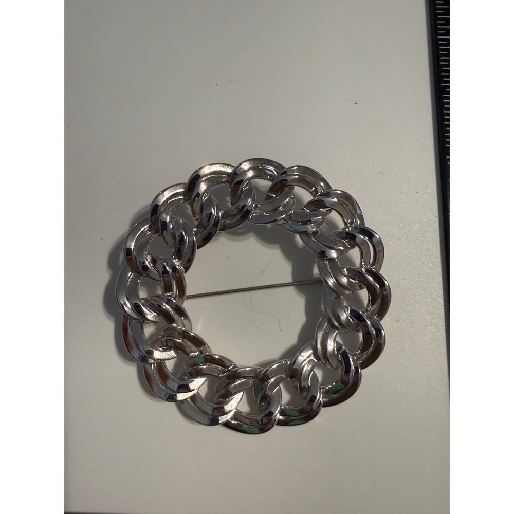 Monet Silver Tone Curb Chain Link Wreath Brooch‎ Pin Vintage Style